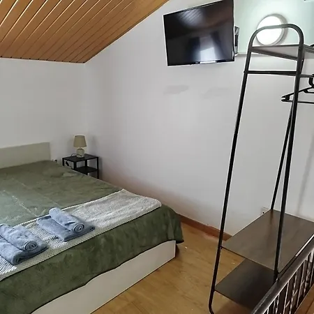 T1 Com Ar Condicionado Trafaria